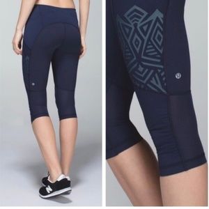 Lululemon Stash it Crop Size 4 inkwell leggings